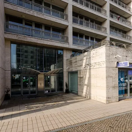 Flat At The Danube With Wellness