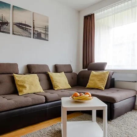 Flat At The Danube With Wellness