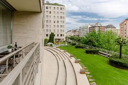 Flat At The Danube With Wellness *