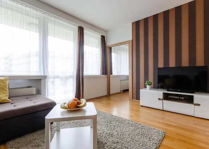 Flat At The Danube With Wellness *
