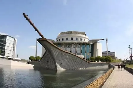 Flat At The Danube With Wellness