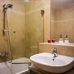 Flat At The Danube With Wellness *