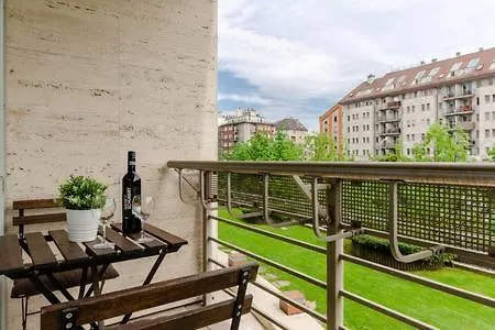 홈스테이 Flat At The Danube With Wellness *